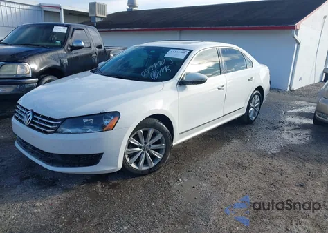 2012 Volkswagen Passat 2.5L Sel из США, поврежденный, VIN 1VWCH7A35CC059990